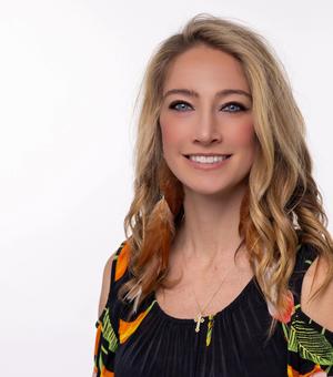 ariel dempsey professional photo